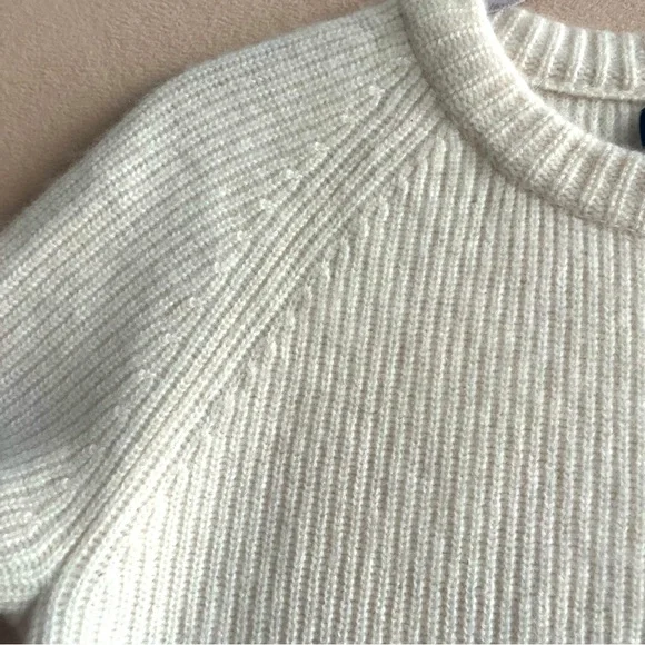 Quince Mongolian Cashmere Fisherman Crewneck Sweater Ivory size M Timeless Soft - Picture 9 of 16